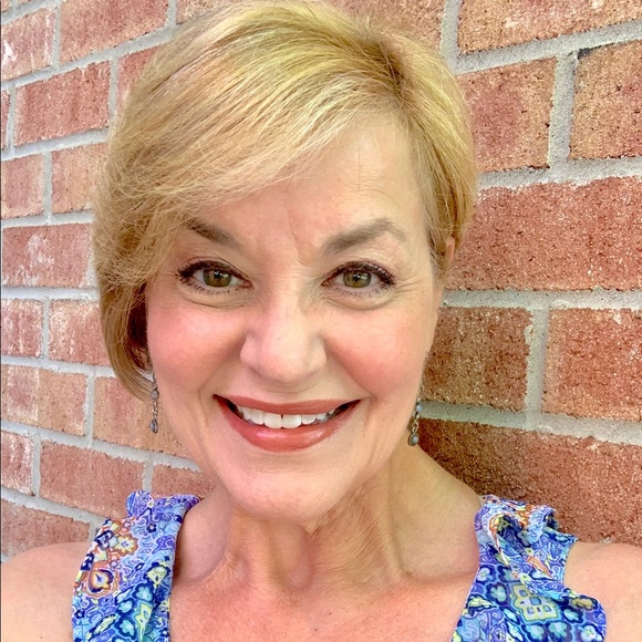 Meet your Posher, Diana @iwish_iwonder - Picture 3 of 5